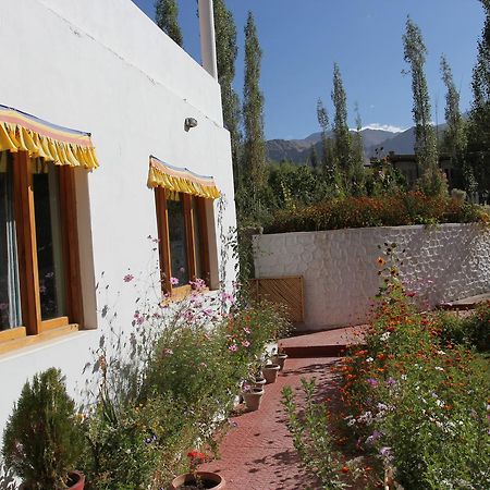 Hotel Jorchung Leh Buitenkant foto
