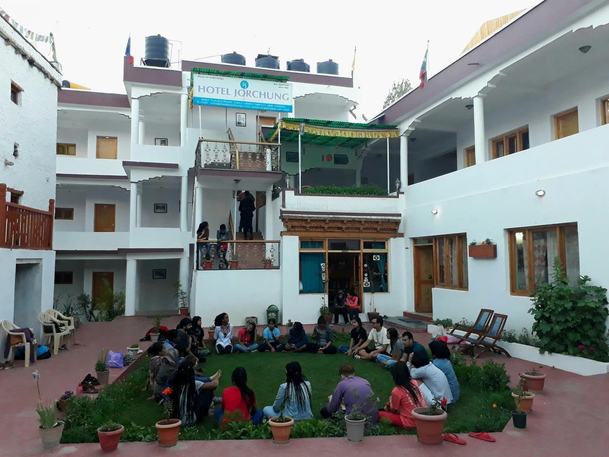 Hotel Jorchung Leh Buitenkant foto